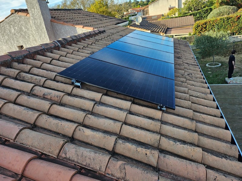 Coté EST de la maison panneaux solaire Dualsun à Montrabé Balma
